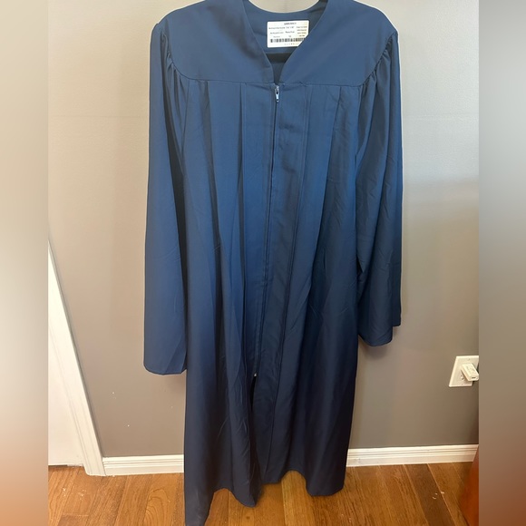 GRADUATION GOWN | Navy for Heights 5’6 - 5’8 - Picture 3 of 5